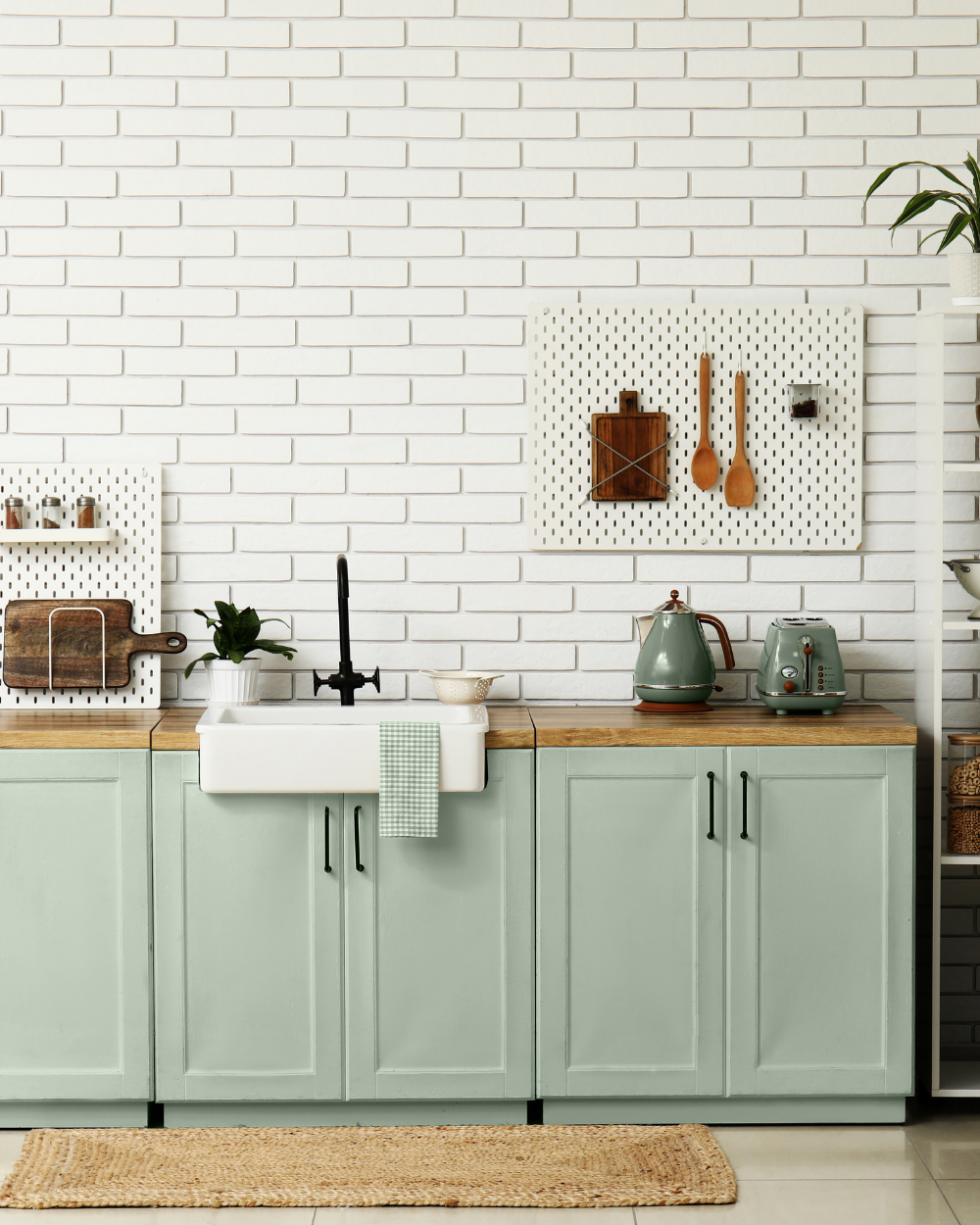 Small kitchen decor on a budget
