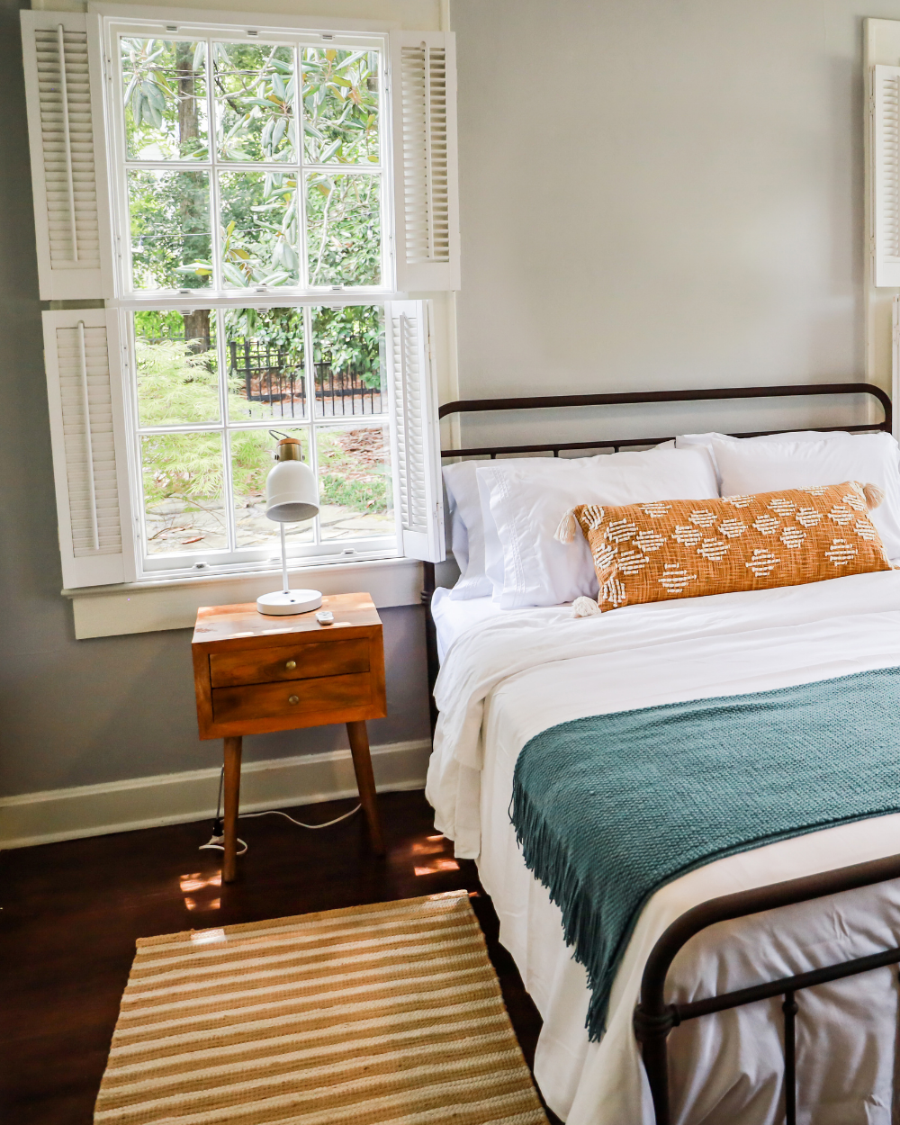 Complete guide to small bedroom layouts